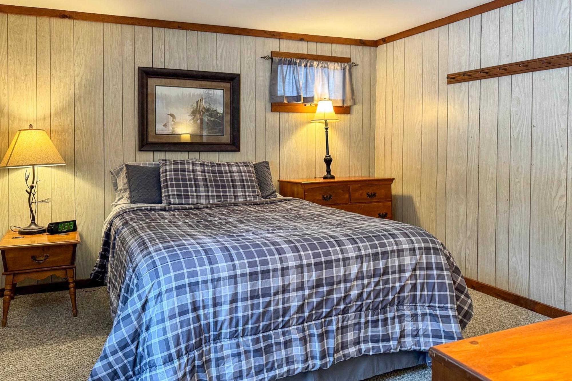Lake Pleasant Cabin On 3 Acres With Kayaks And Beach! Exterior photo